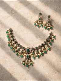 Emerald Kundan Choker Necklace Set with Jhumka Earrings – Antique Gold Bridal Jewellery