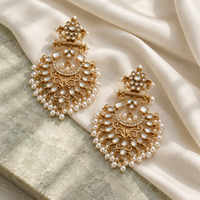 Kundan Pearl Earrings & Maang Tikka Set – Antique Gold Floral